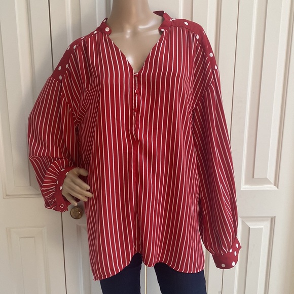 Suzanne Betro Tops - NWOT Suzanne Betro Womens 1X Red Striped and Polka Dots Print Blouse.